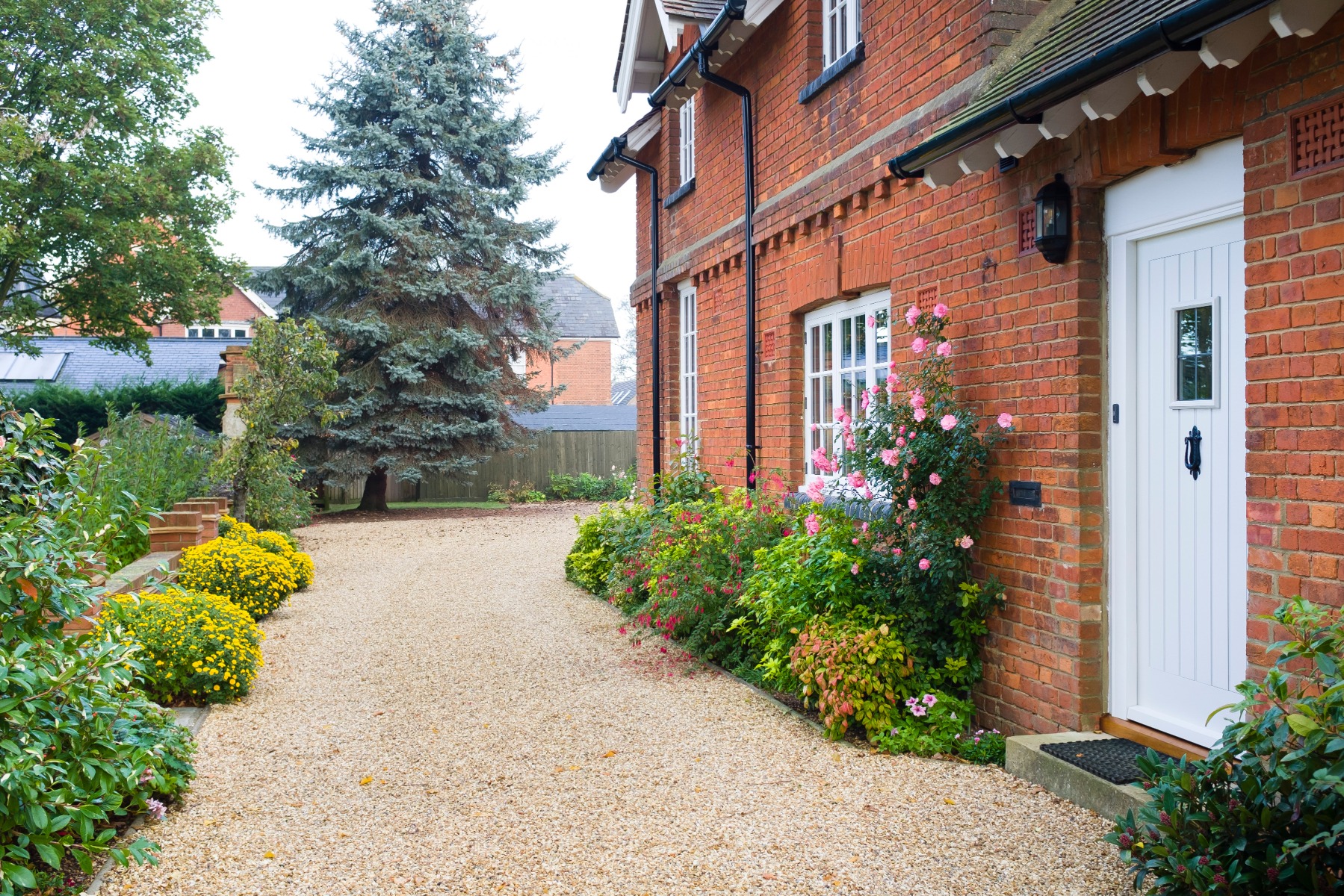 How to Add a Touch of Luxury to Your Driveway on a Budget
