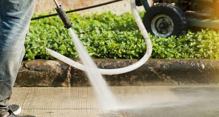 The Do’s and Don’ts of Driveway Pressure Washing